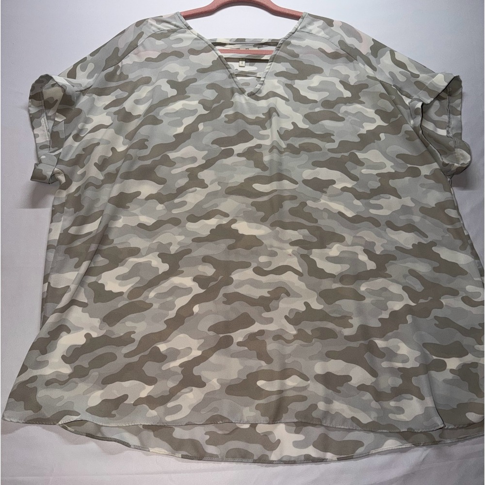 Cato Camo Blouse Womens‎ 18/20W Gray V-Neck Strappy Short Sleeve Casual Top